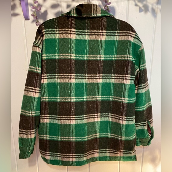 UO like new oversized green plaid flannel jacket w/hot pink quilted lining,Small - Picture 10 of 13